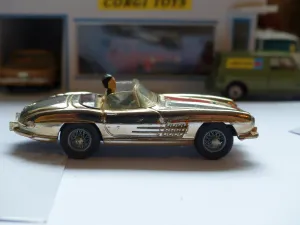 303S Mercedes-Benz 300SL *late edition with wire wheels and gold finish*