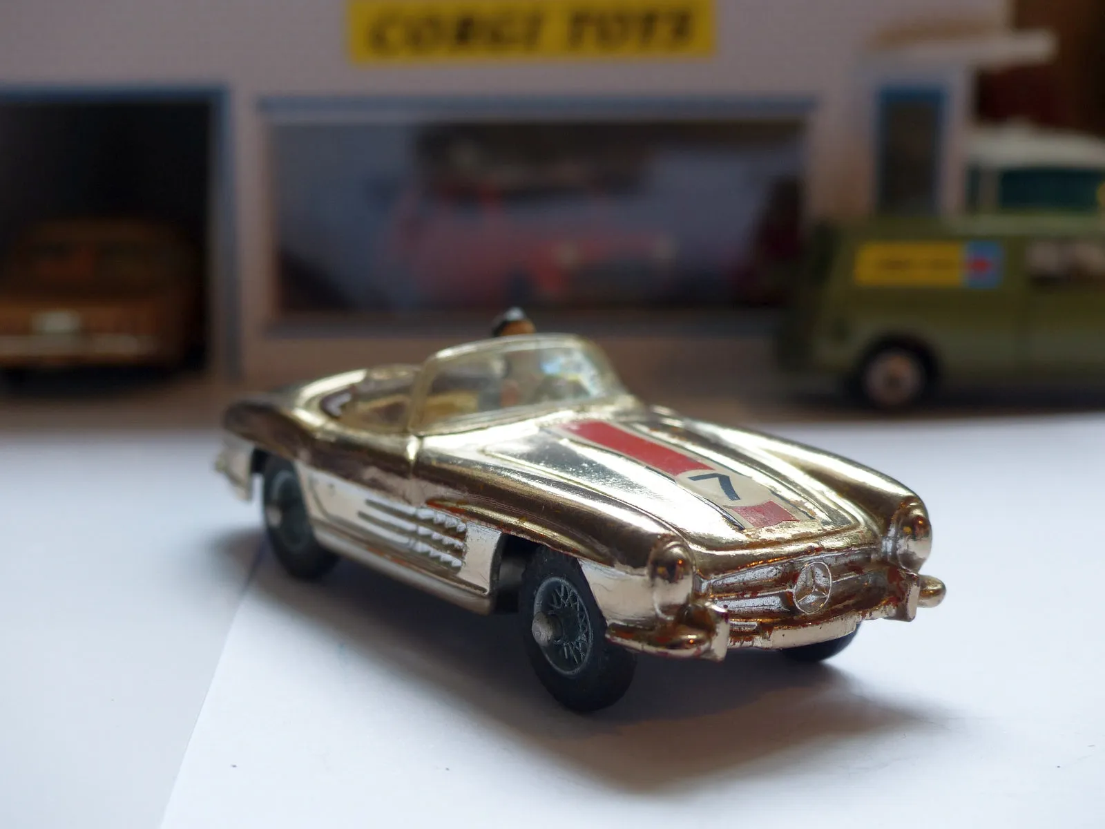 303S Mercedes-Benz 300SL *late edition with wire wheels and gold finish*