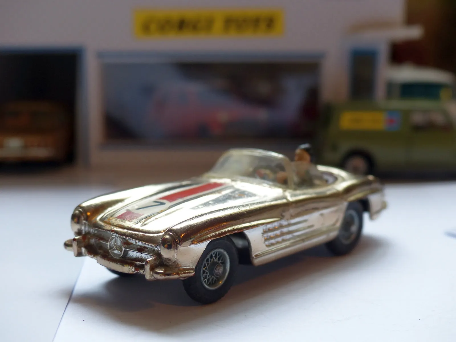 303S Mercedes-Benz 300SL *late edition with wire wheels and gold finish*