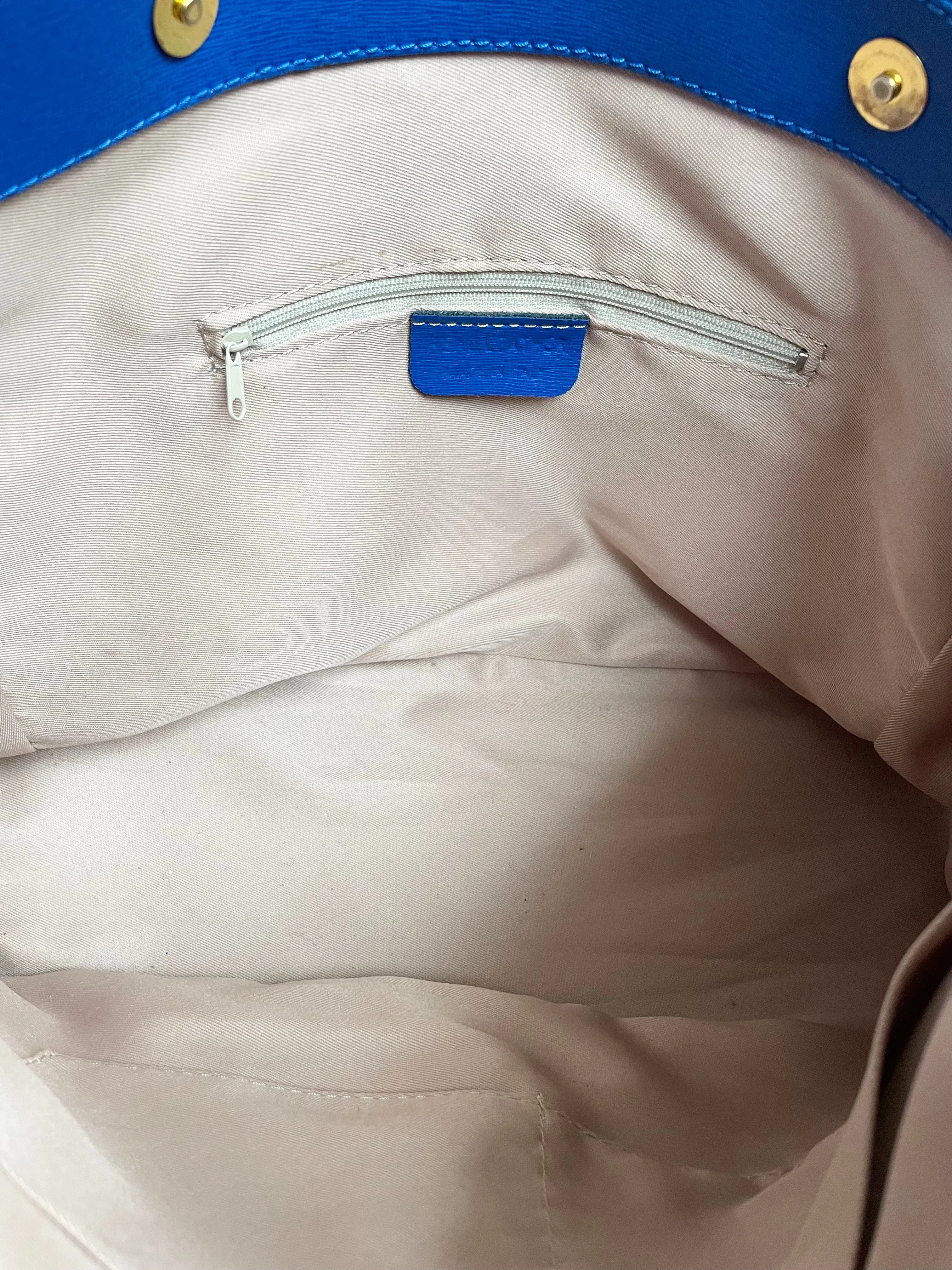 BRAND NEW BROWN & BERRY LONDON ROYAL BLUE LEATHER TOTE BAG WITH DETACHABLE STRAP