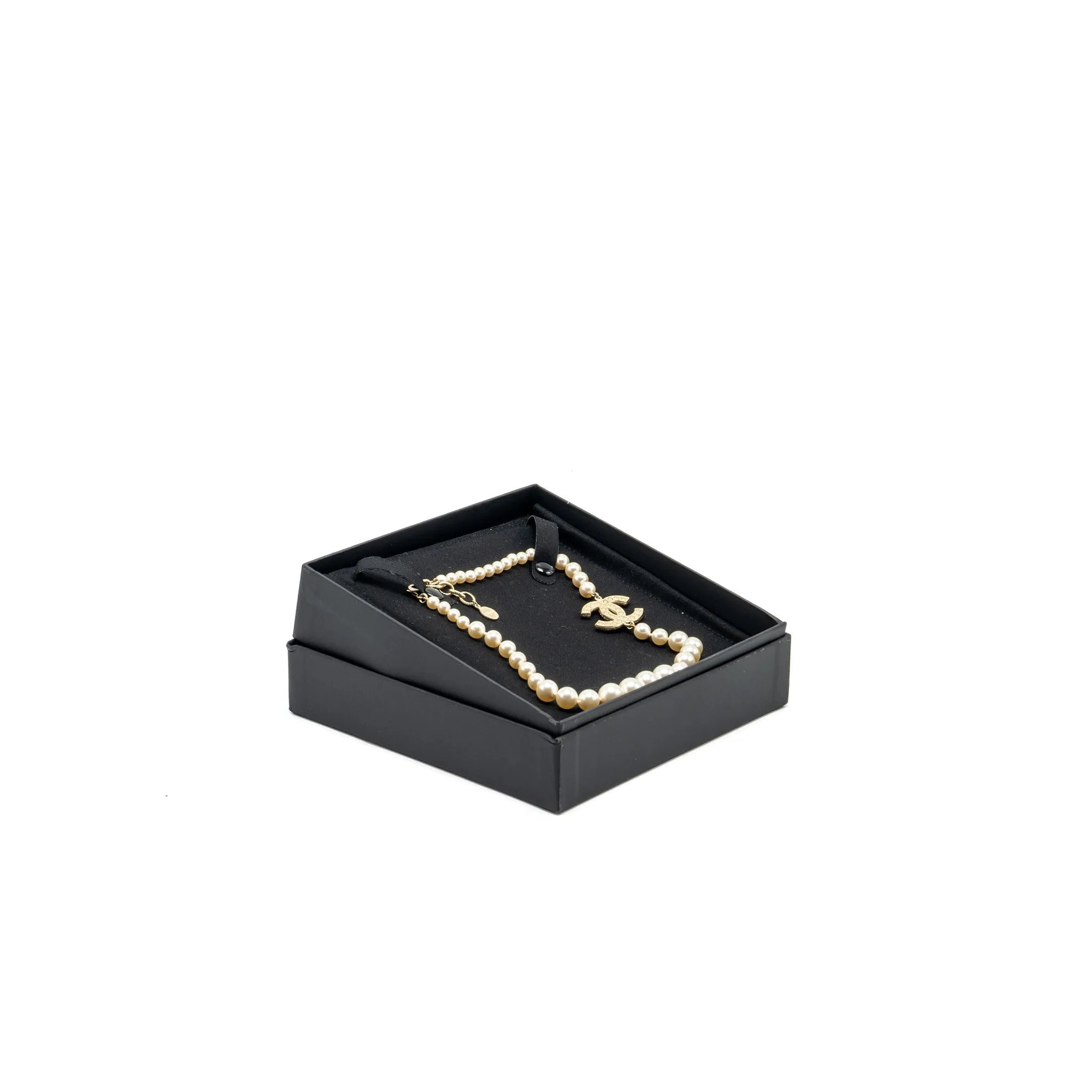 Chanel CC Logo Chocker/Necklace with Pearl Limited Edition Gold Tone