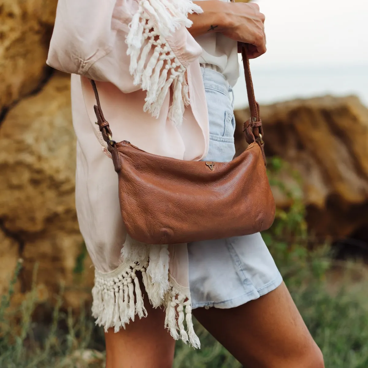 East West Ladies Leather Crossbody Bag, Cognac