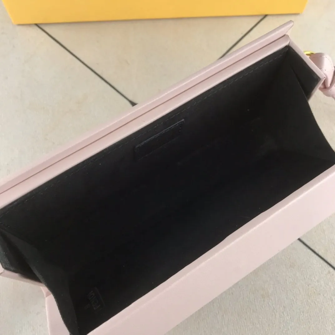 EN   Designer bags by Fendi 052