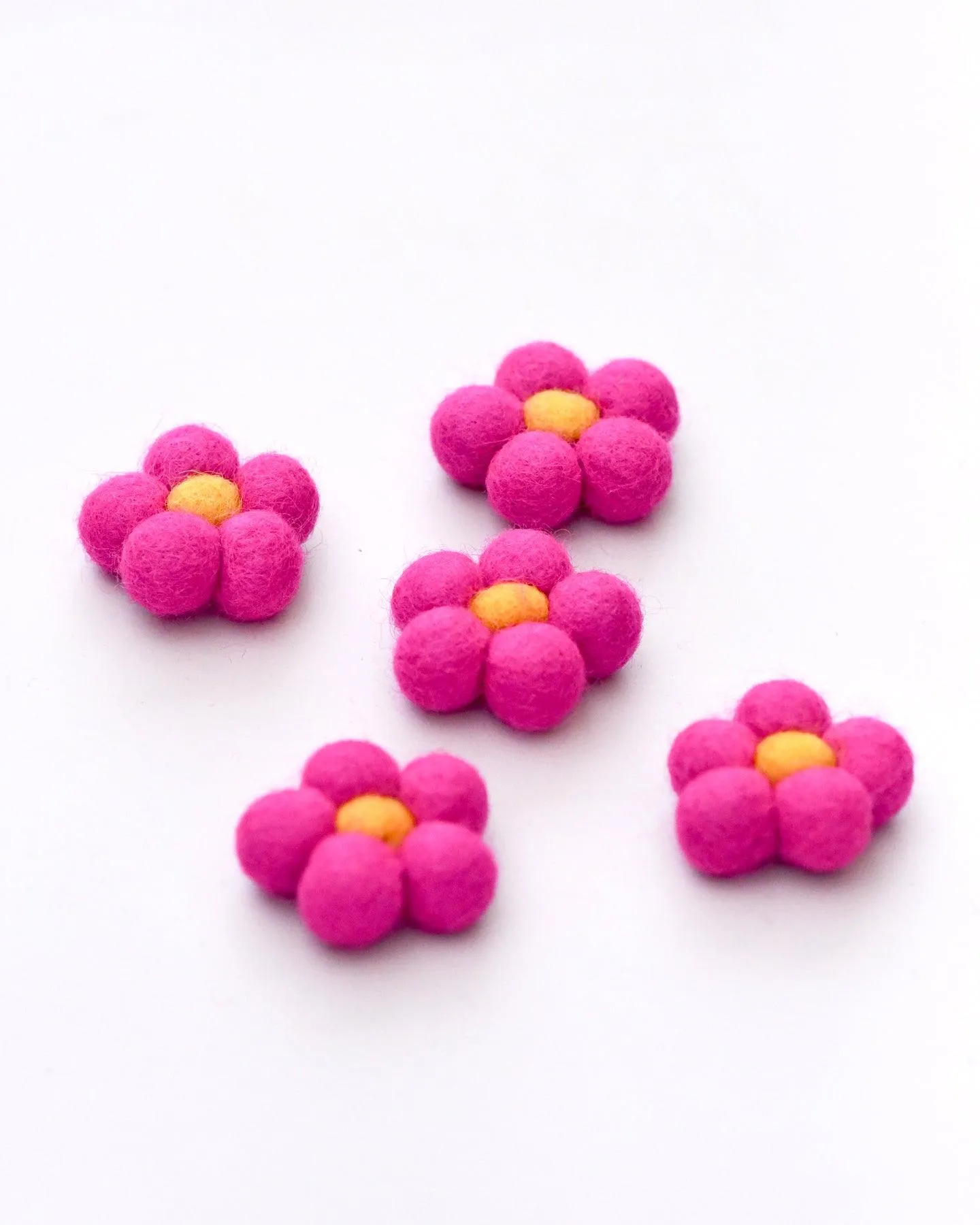 Felt Daisy Flowers (Magenta Coloured) - 5 Flowers