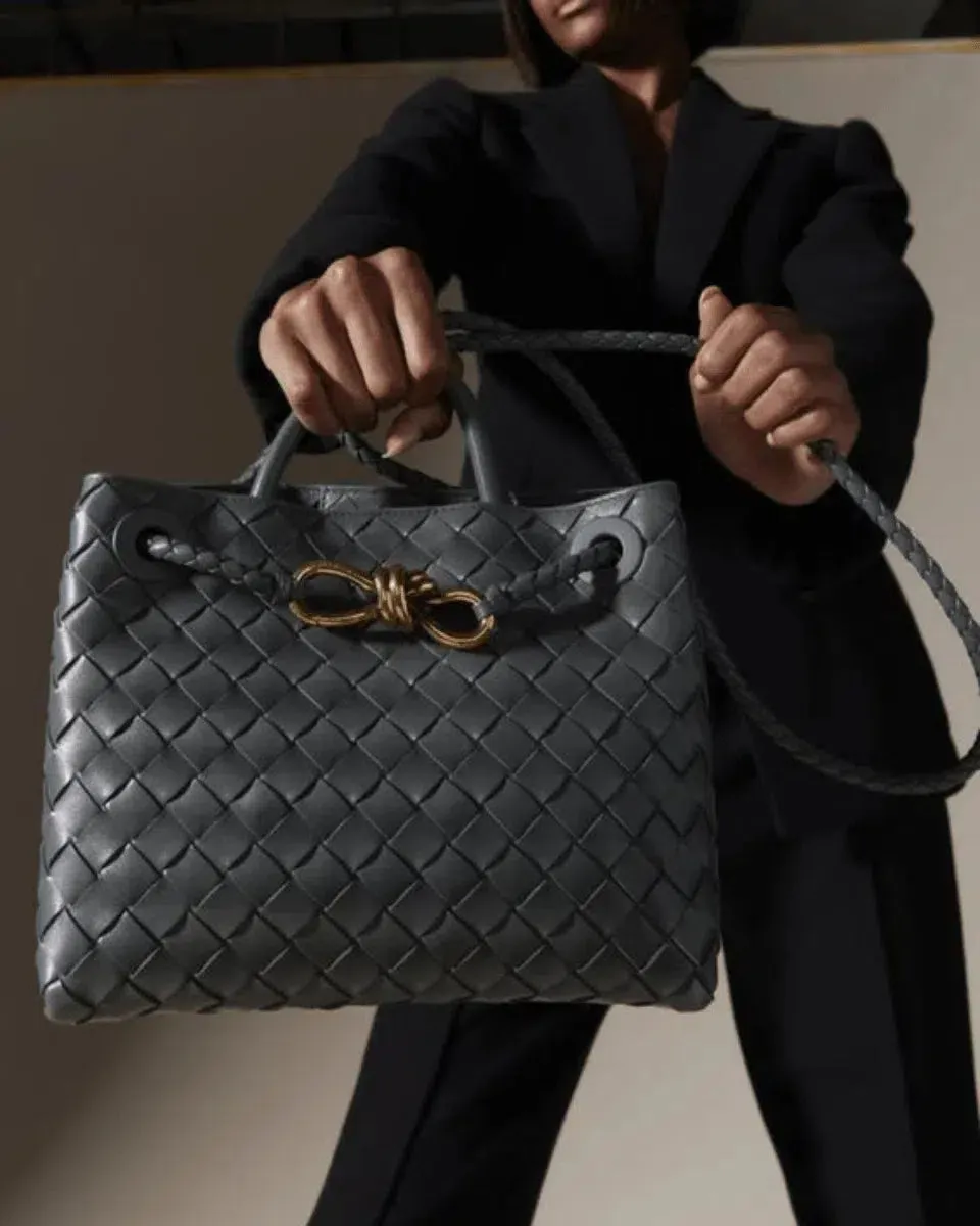 Lucia – Stylish textured design – Woven handbag
