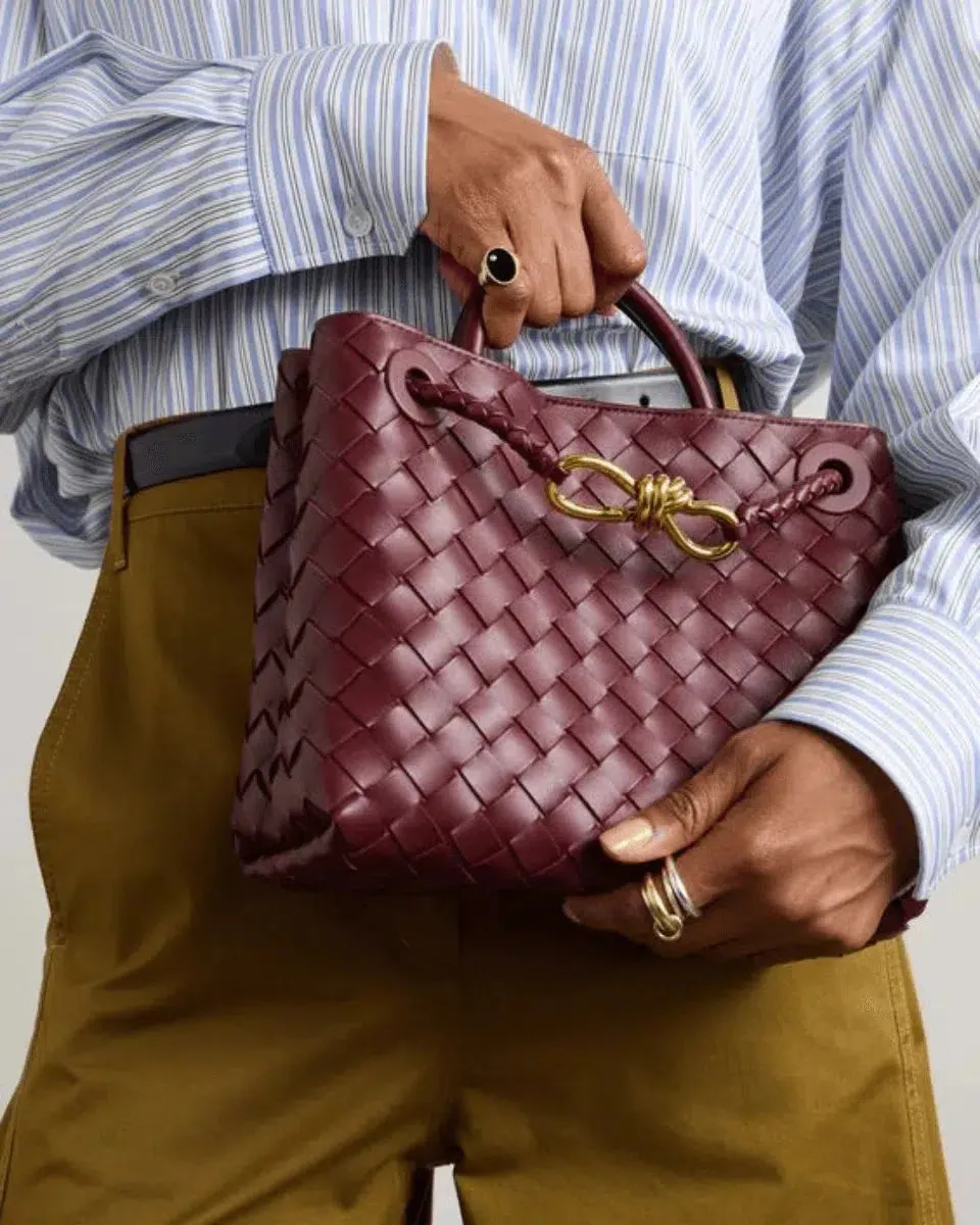 Lucia – Stylish textured design – Woven handbag