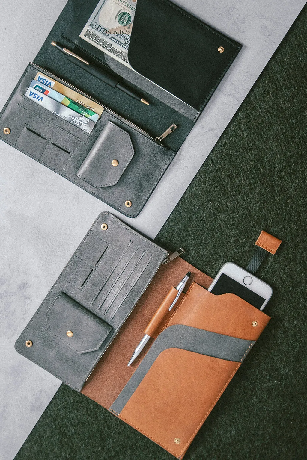 PASSPORT WALLET - toffee/grey
