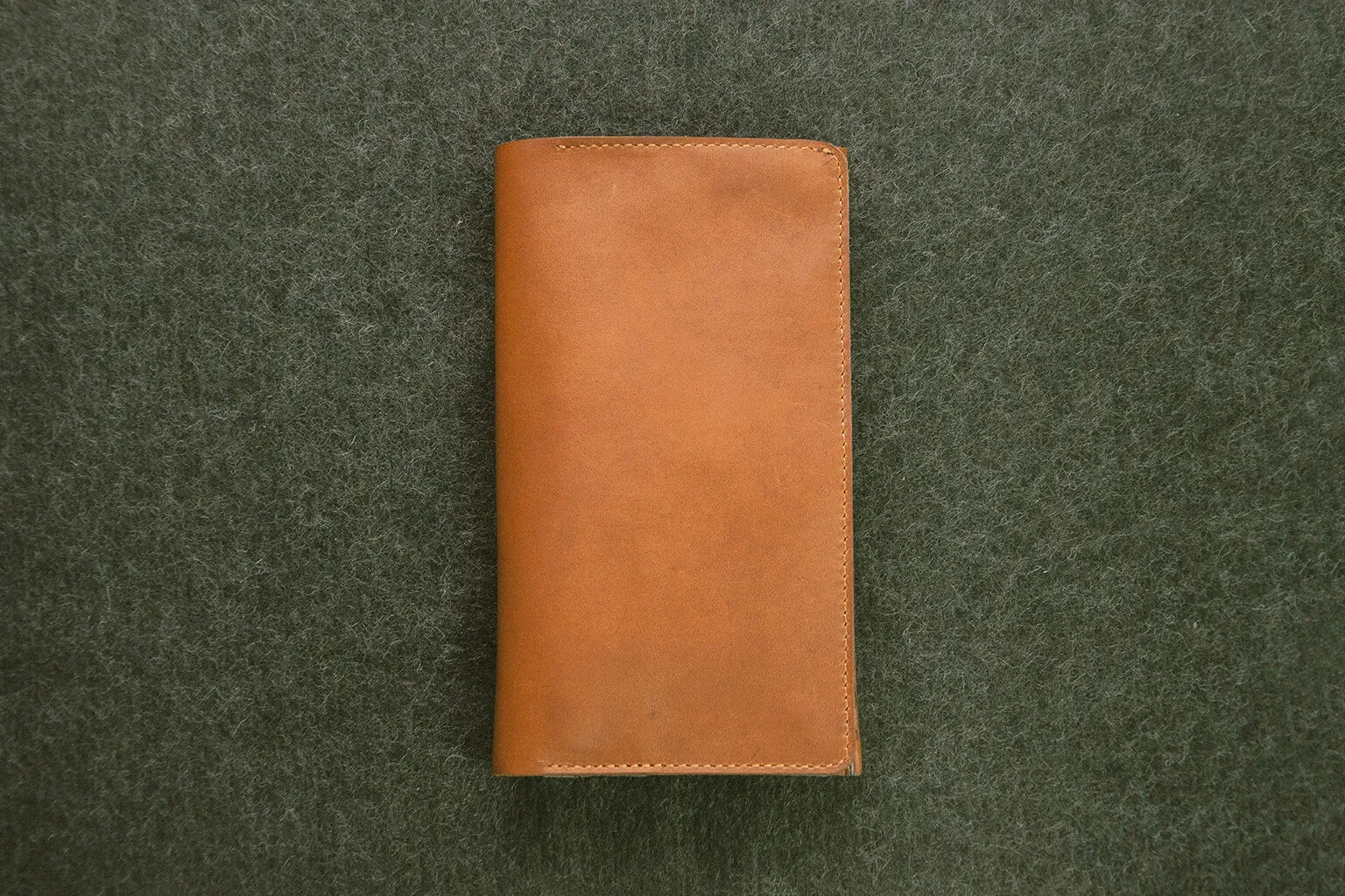 PASSPORT WALLET - toffee/grey