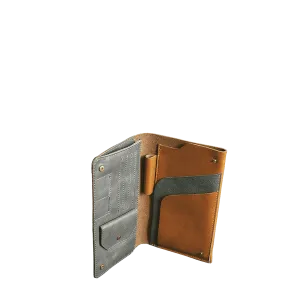 PASSPORT WALLET - toffee/grey
