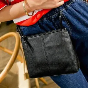 Simple Style Solid Colour and PU Leather Design Crossbody For Women - Black