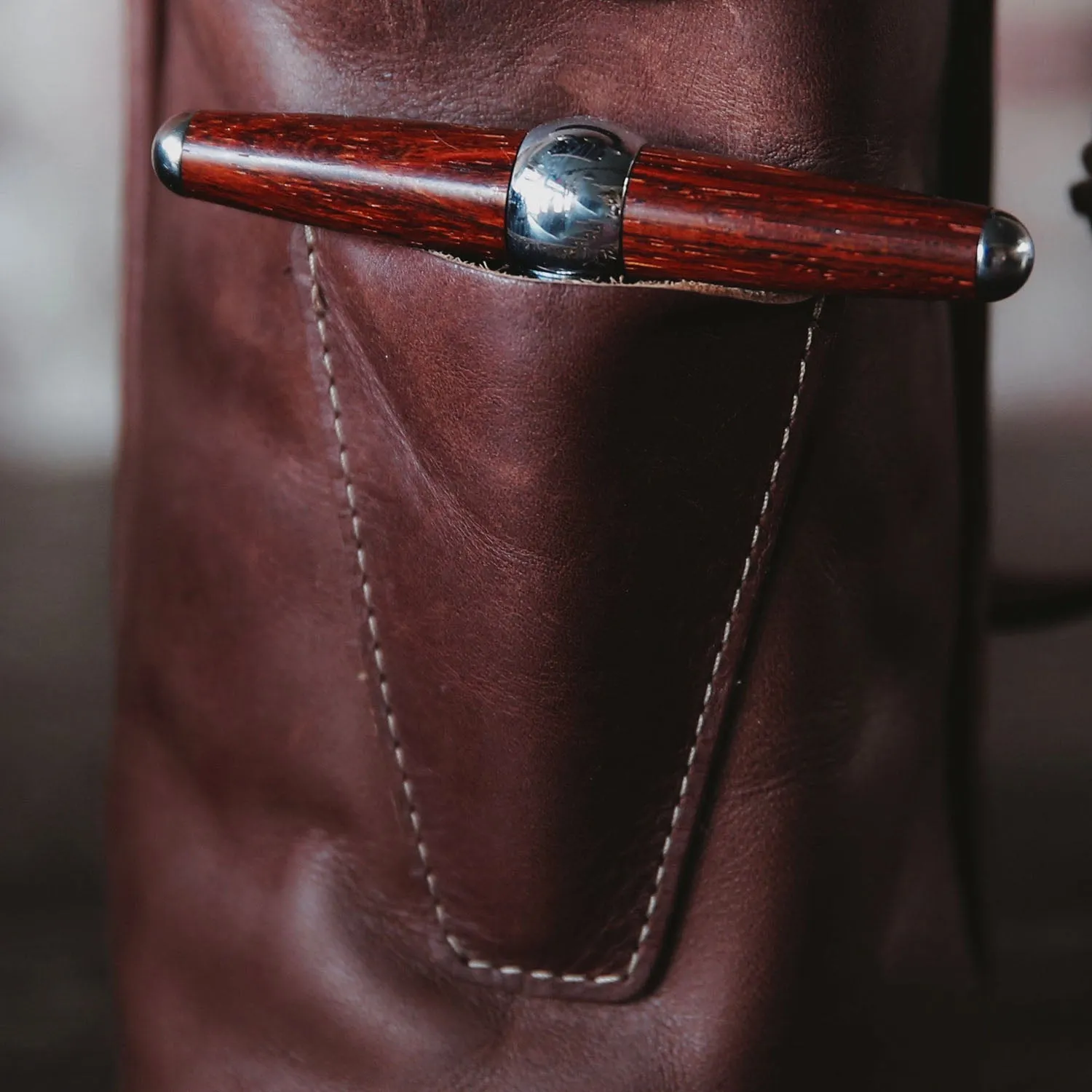 The Muscadine Personalized Fine Leather Wine Tote Wine Bottle Carrier Bag