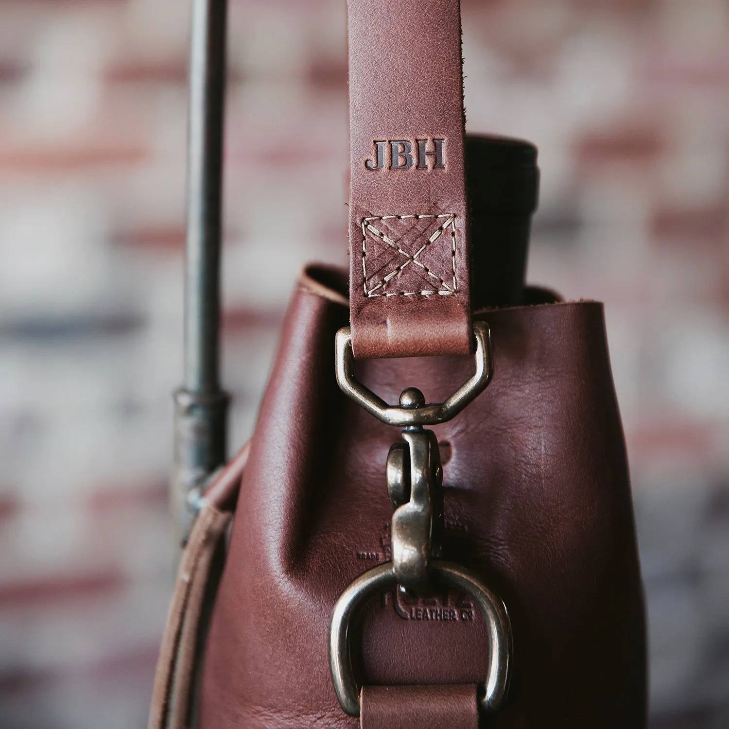 The Muscadine Personalized Fine Leather Wine Tote Wine Bottle Carrier Bag