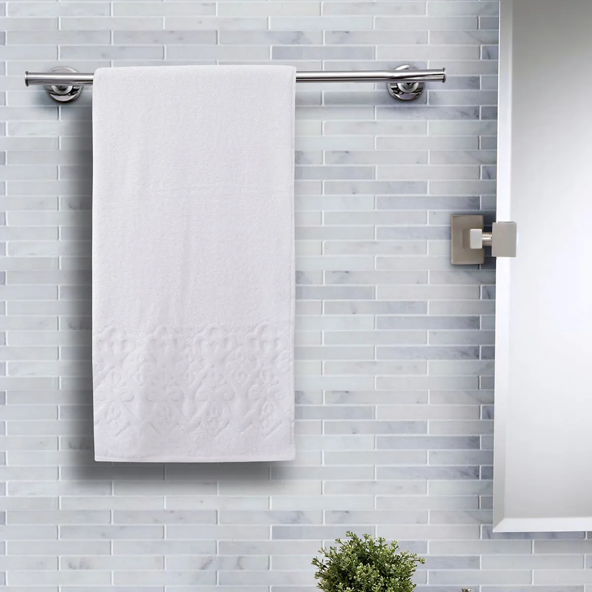 Windsor Antimicrobial Antifungal Zero Twist Fluffy Luxurious Towel